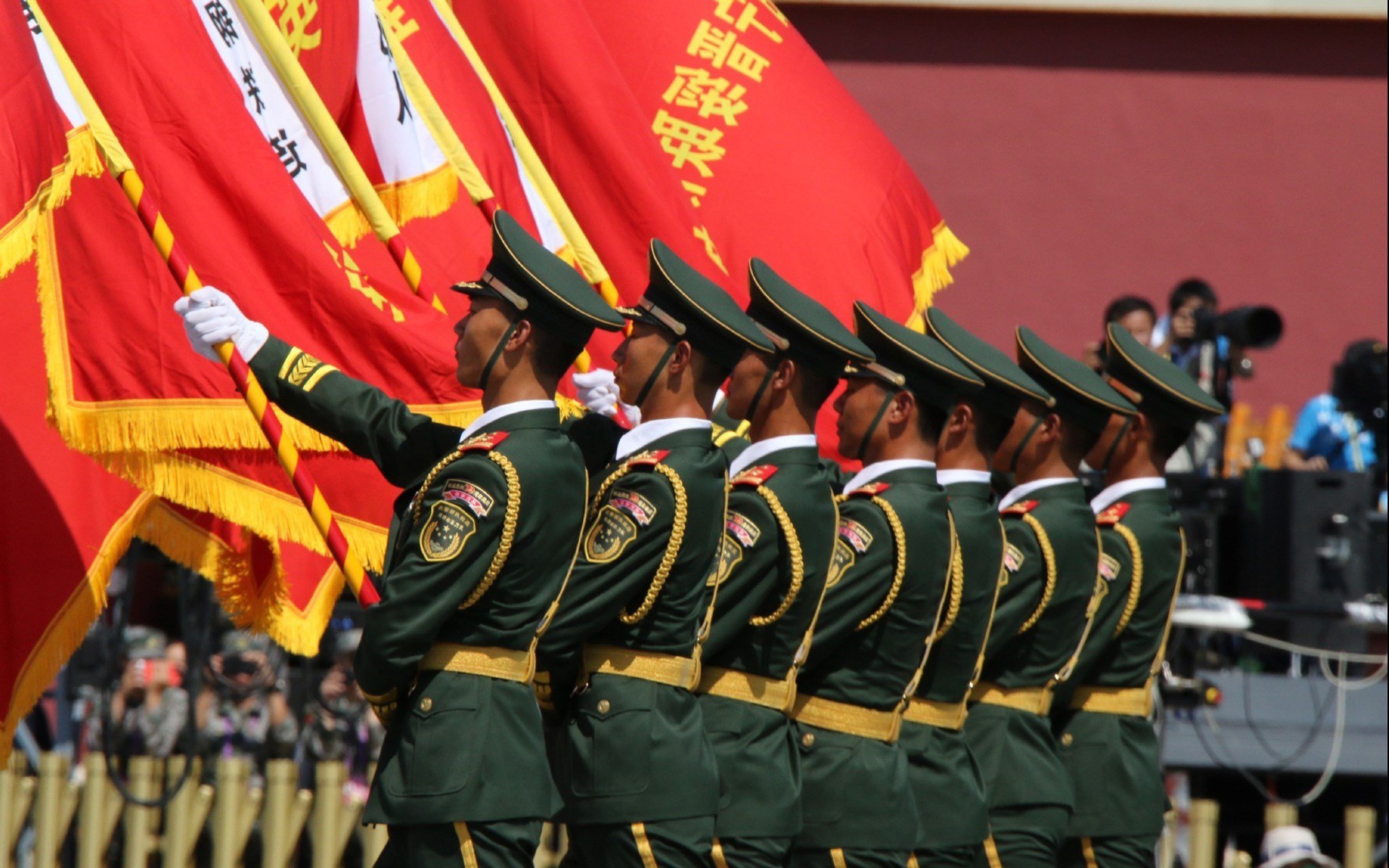 法甲裁判执法尺度引争议，场场皆精彩，法甲裁判名单