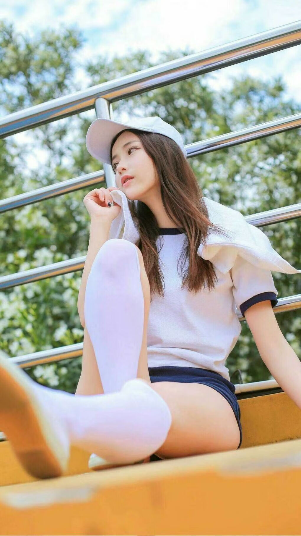 女篮比赛惊险上演，女队获得关键胜利，女篮赢球