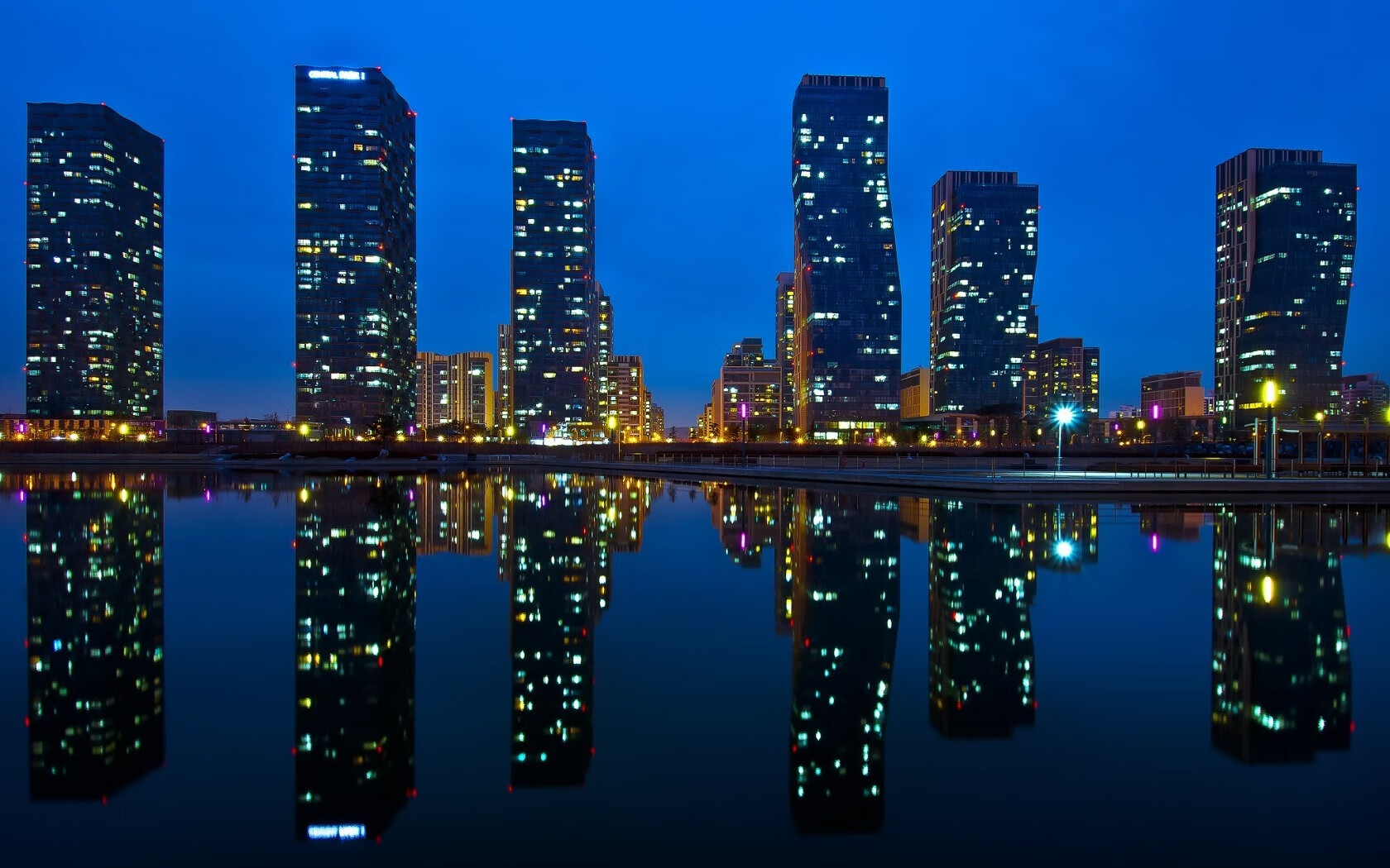 九游app下载中心-巴黎圣日耳曼罕见失利，球员士气受挫，巴黎圣日耳曼队首发