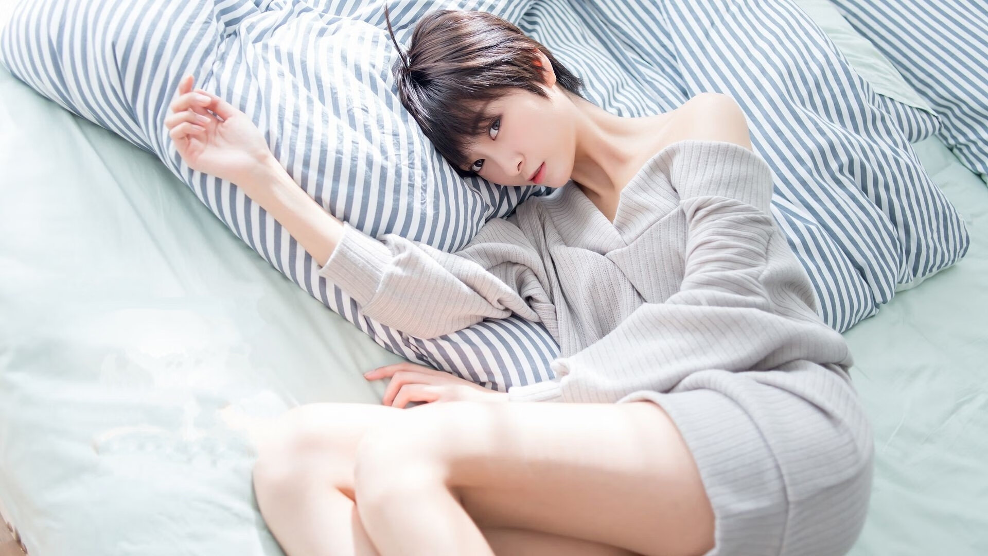 九游游戏中心官网-曼联主场战胜狼队，英超联赛中的传统豪门取得胜利，曼联与狼队比赛分析