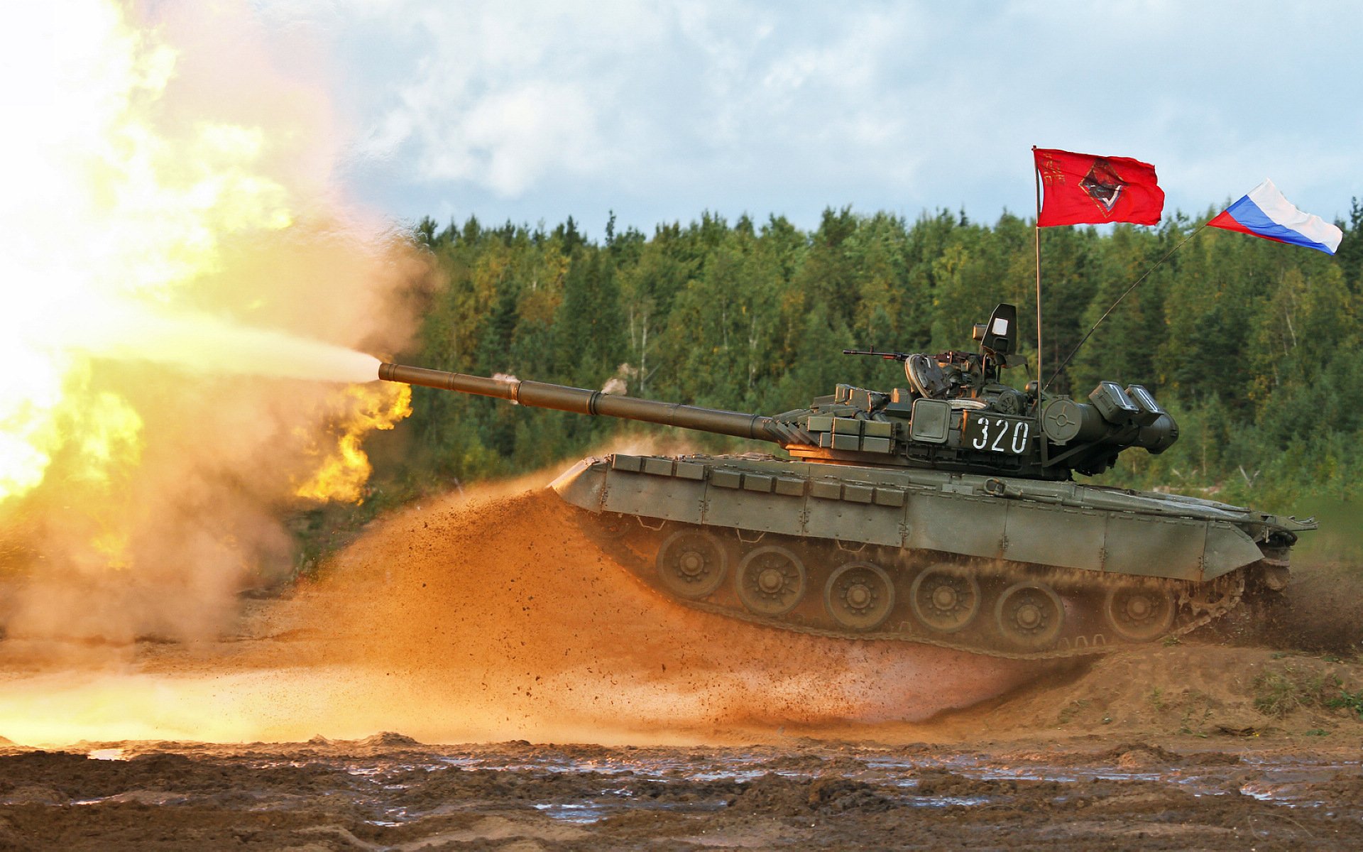 九游游戏中心官网-赫罗纳紧密配合拉扯防线完成突破，赫罗纳队徽