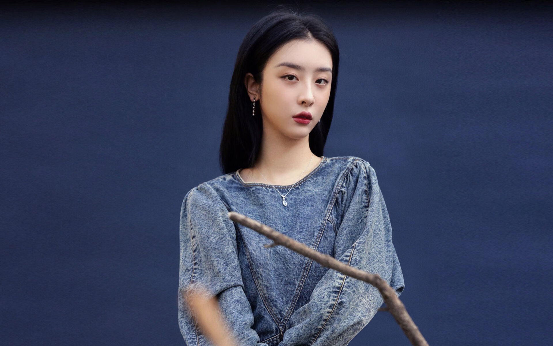 黄蜂球员拍摄街头篮球短片展现城市精神,黄蜂球队的老板是谁